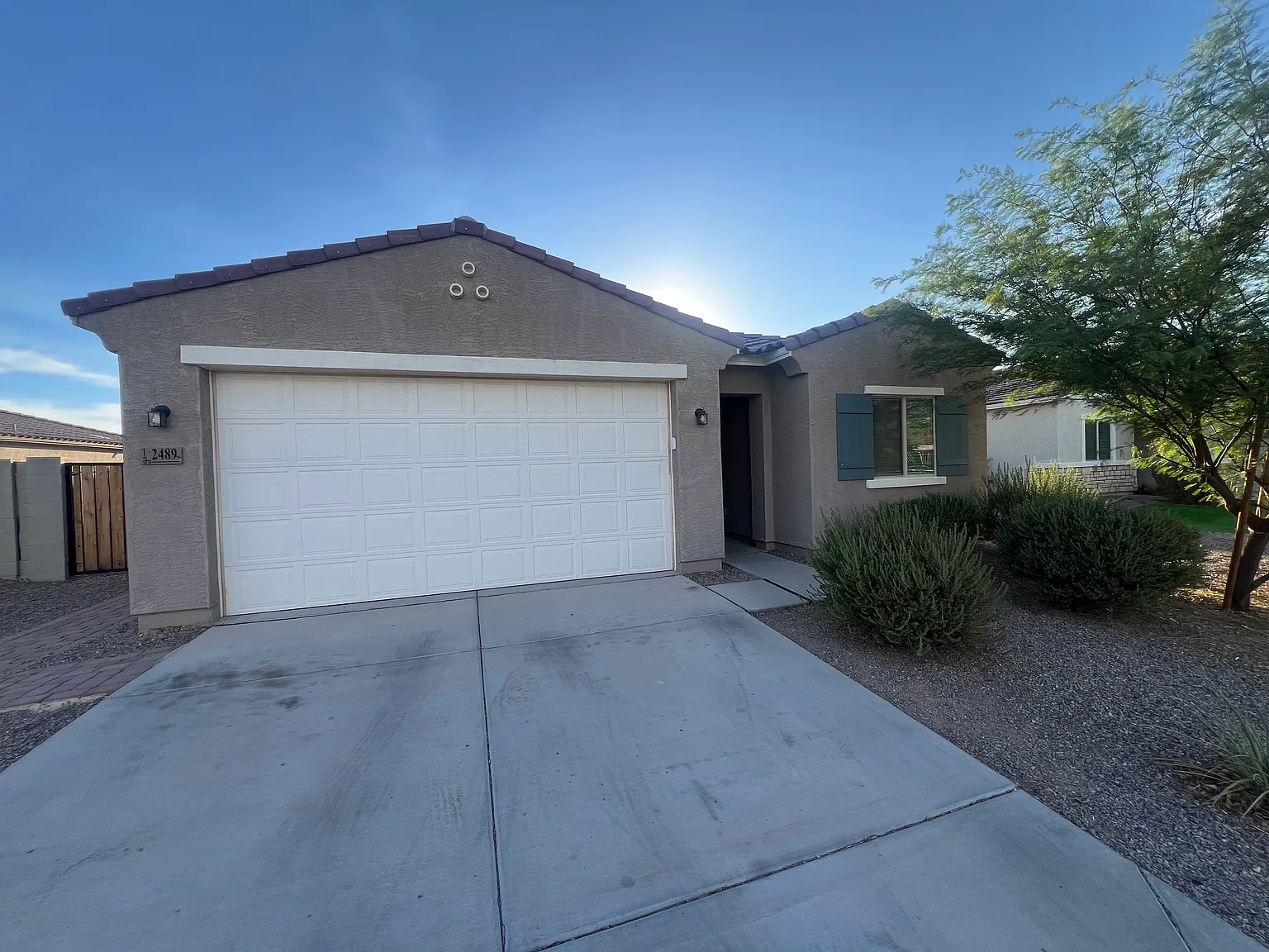 5 bed, 2033 sqft, $1,900 — Photo 2