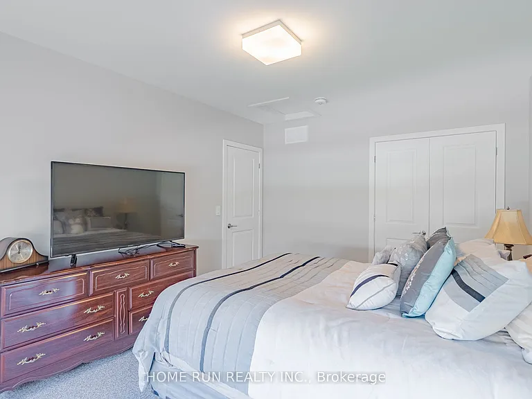 451 Longworth Ave — Photo 34