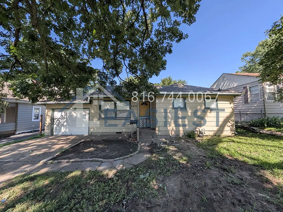 2402 S Claremont Ave