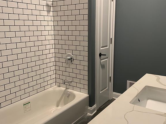 5th image of 68 Putnam St #202