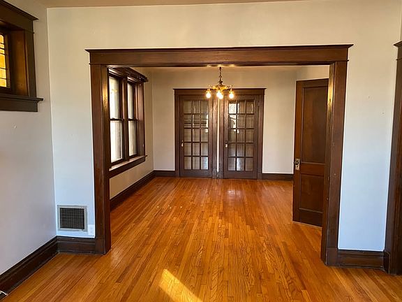 3rd image of 3646 Wilmington Ave Floor 1