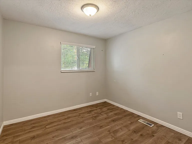 37 W 600 North St — Photo 10