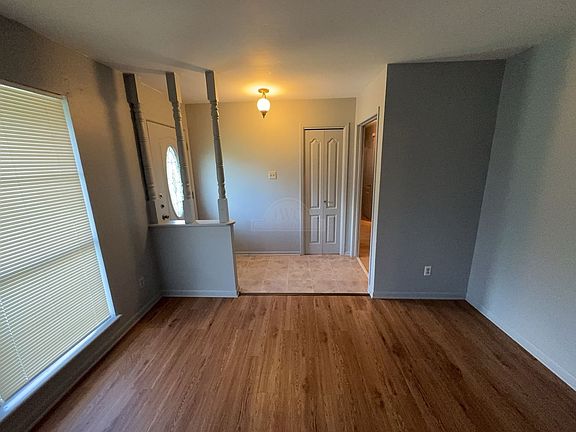 3rd image of 1300 Grandon Dr