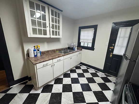 3rd image of 1412 Virginia St #1