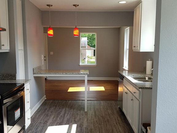 4th image of 1610 Strawberry Ln #16