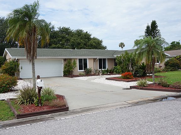 3rd image of 828 S Gondola Dr