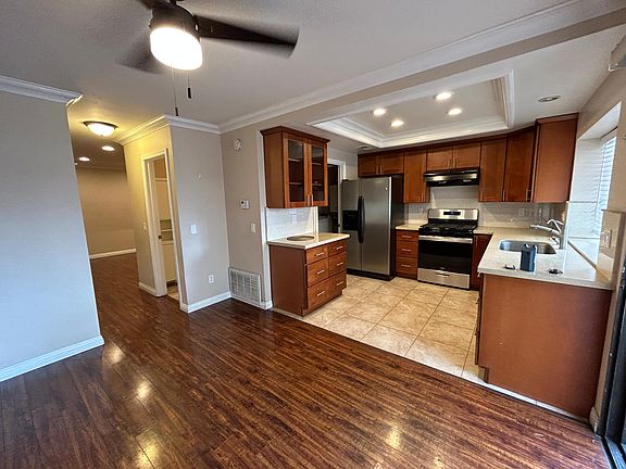 3rd image of 21760 Laurelrim Dr Unit D