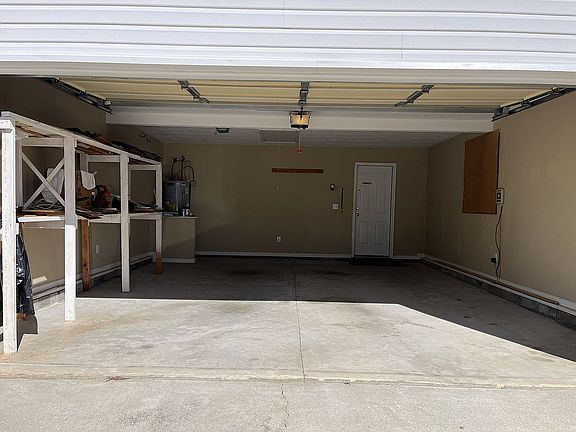 2 car garage w/storage racks