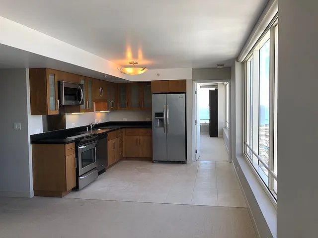 A Piece of Heaven on Kapiolani Boulevard - Two Bedroom 43rd Floor Great Views — Photo 3
