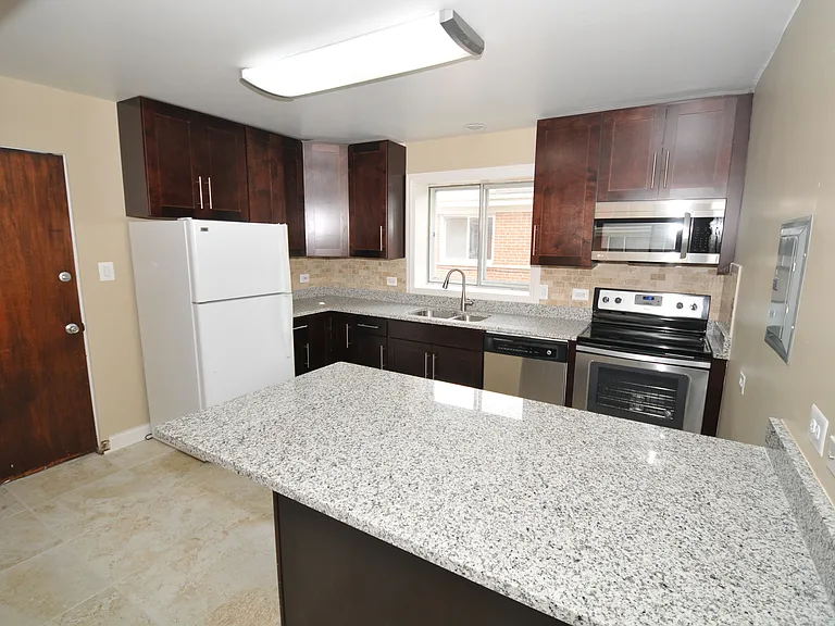 32 N Main St #1S — Photo 5