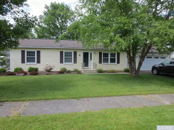 8 Matthew Ln, Coxsackie, NY 12051