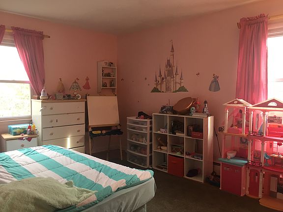 5th image of 2200 Pine Dr