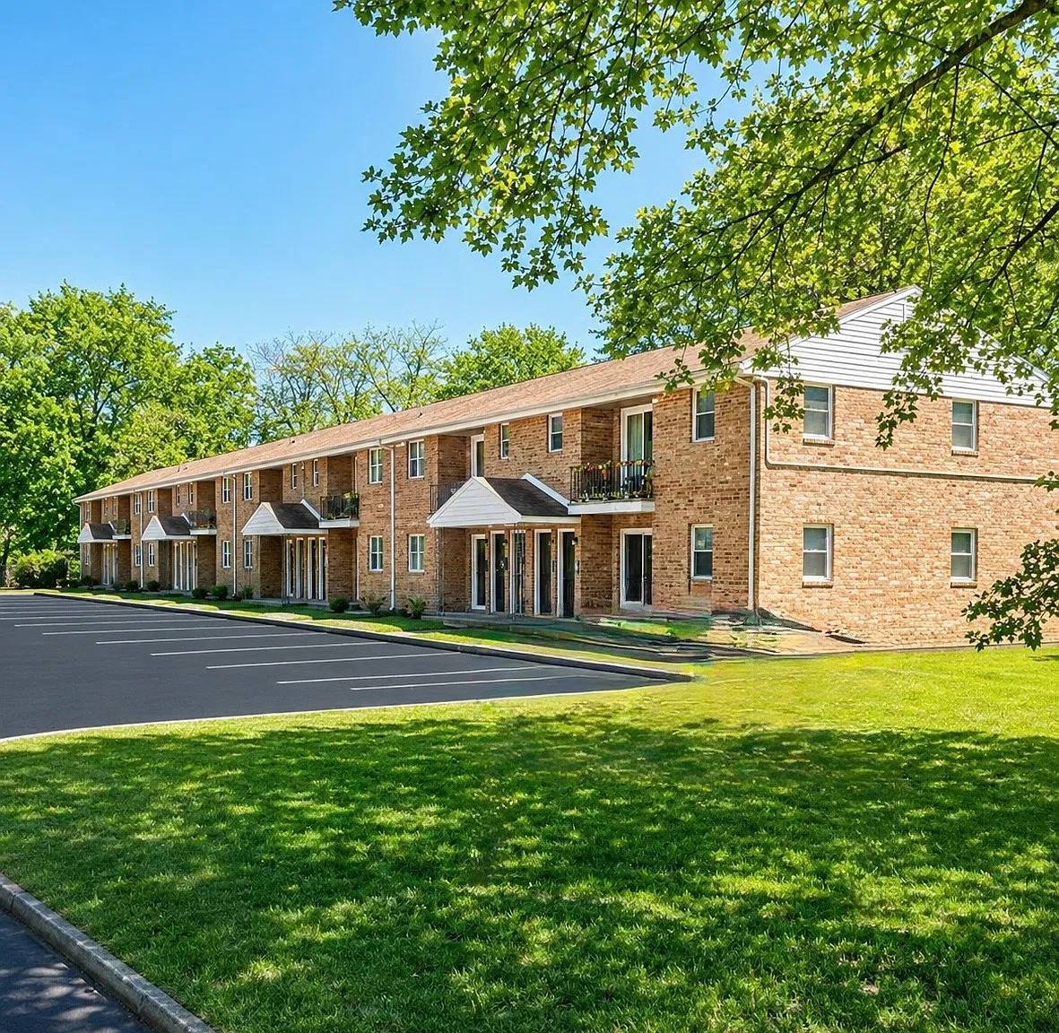 Mallard Park Apartments — Photo 1