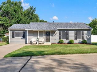 2 Lone Elk Ln, Saint Peters, MO 63376