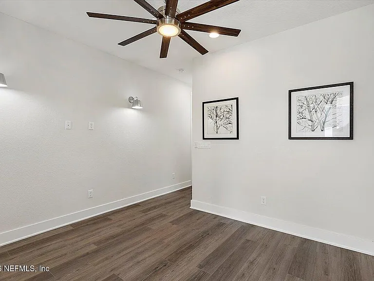 459 Crestview Dr — Photo 9