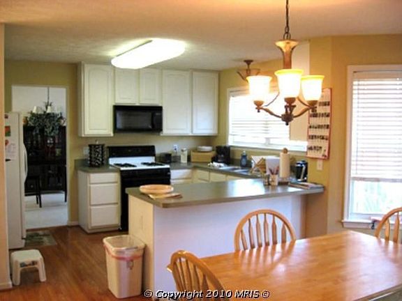 3rd image of 51 Scotland Cir