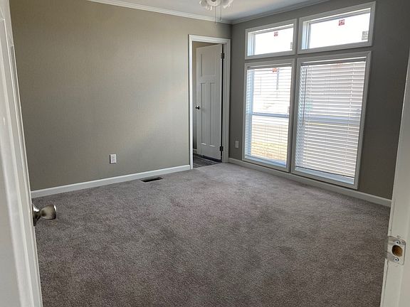 4th image of 3300 Killingsworth Ln #961