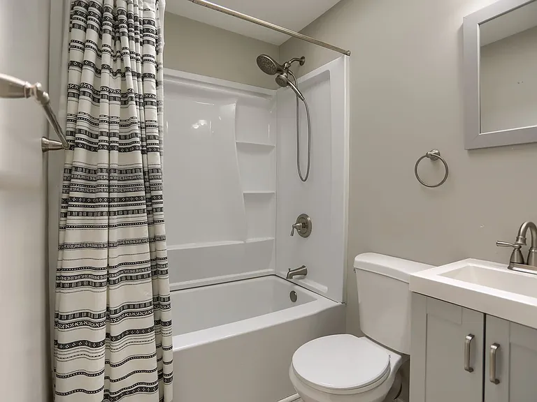 1207 Anglesea St — Photo 11