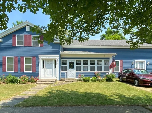 22 Lodi St, Forestville, NY 14062