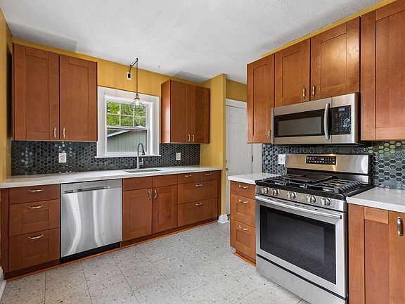 2nd image of 1457 Edgerton St