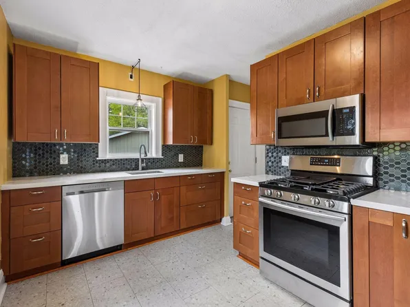 1457 Edgerton St, Saint Paul, MN 55130