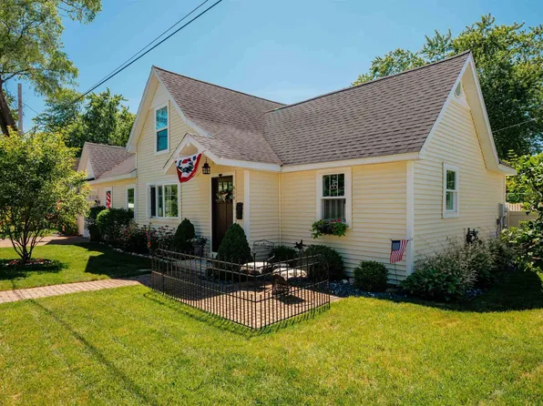 814 Locust St, Traverse City, MI 49684