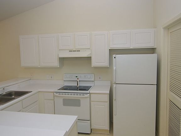 4th image of 2211 Locksley Woods Dr APT C