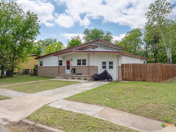 4th image of 1005 Cove Ave