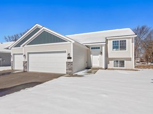 6657 Granby St, North Branch, MN 55056