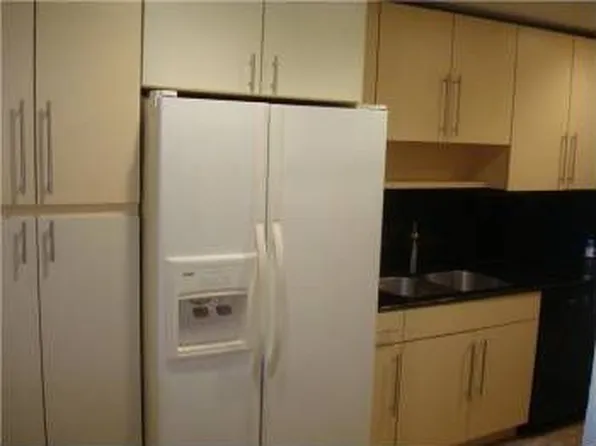 90 Edgewater Dr APT 501, Coral Gables, FL 33133