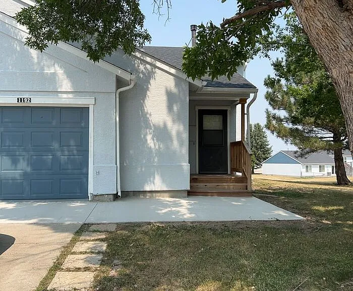 1192 Dakota Dr — Photo 1