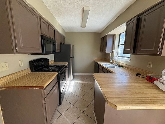 5th image of 2845 Derringer Ct