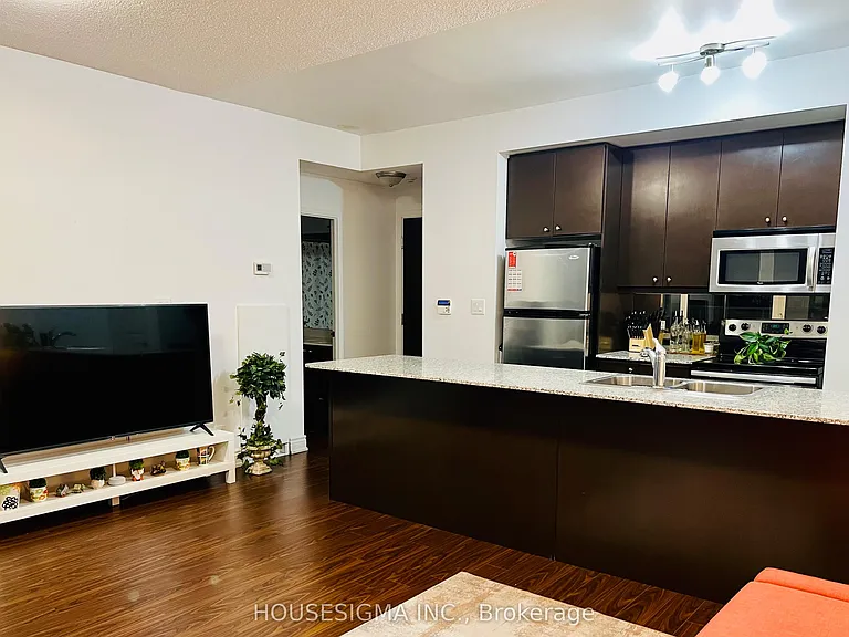 4033 Hurontario St #312 — Photo 10