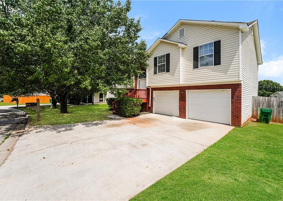 1st image of 2184 Silver Thorn Ct