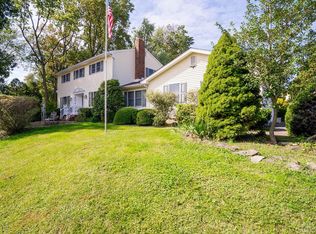 850 Hoover Dr, North Brunswick, NJ