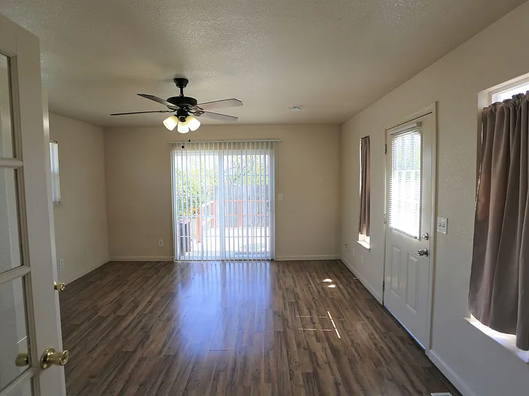 1613 Fig Ave #A — Photo 4