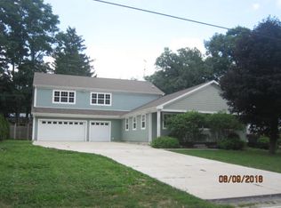 2604 S Shore Dr, Delavan, WI 53115