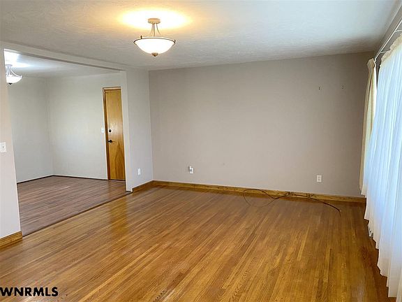 4th image of 4317 Pleasant Dr