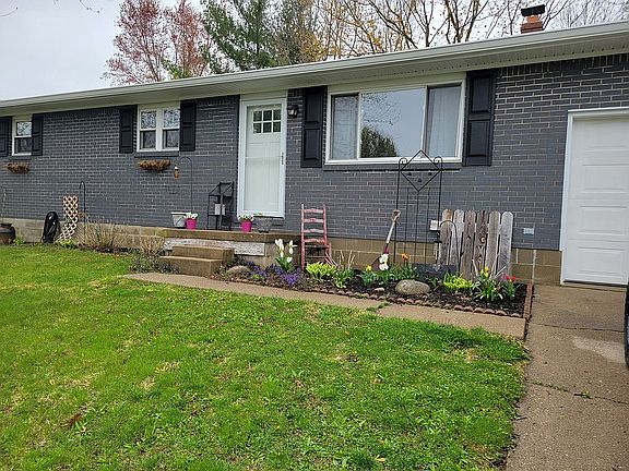 2nd image of 410 Pheasant Run Dr