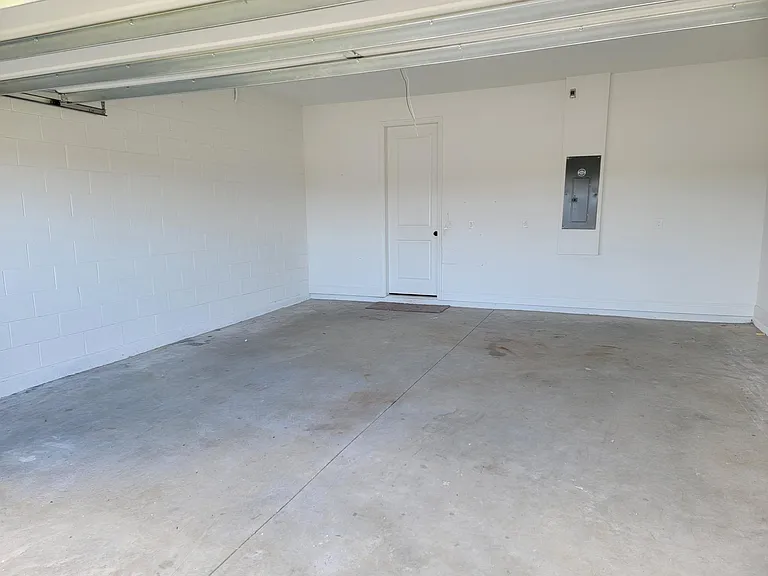 2499 Spring Breeze Dr — Photo 16