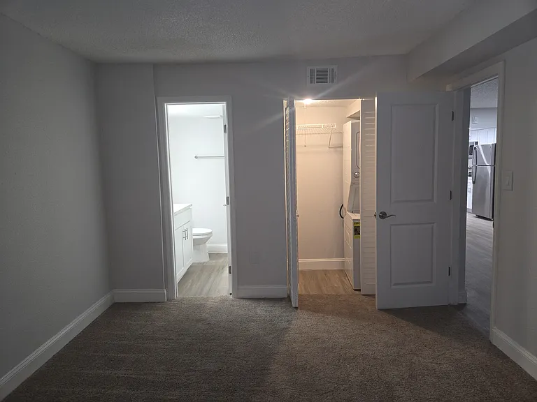 Veranda Flats — Photo 35
