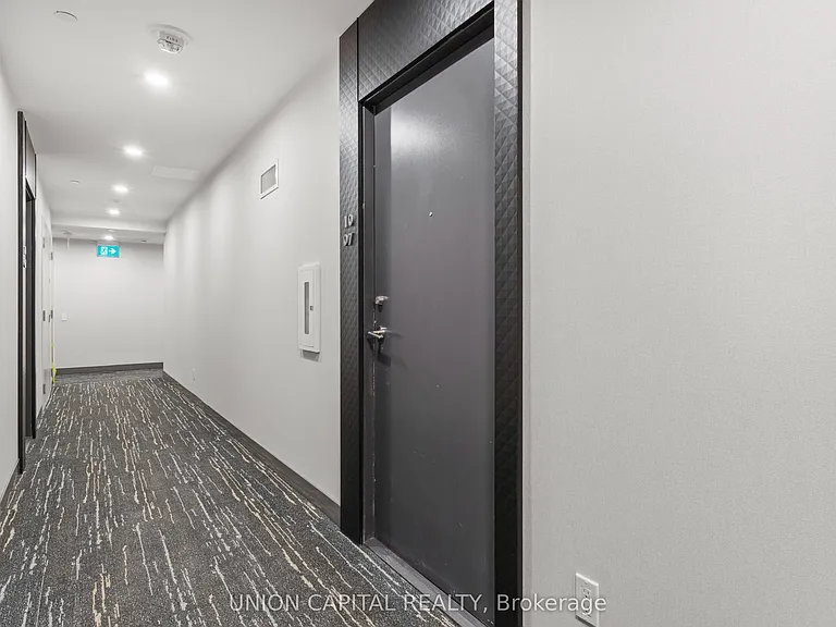 8 Wellesley St W #1007 — Photo 2