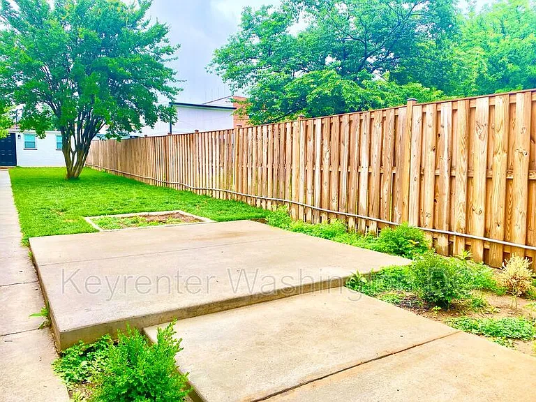 1618 Gales St NE #B — Photo 24