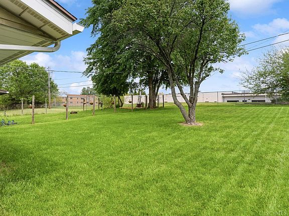 2nd image of 896 Southridge Ave