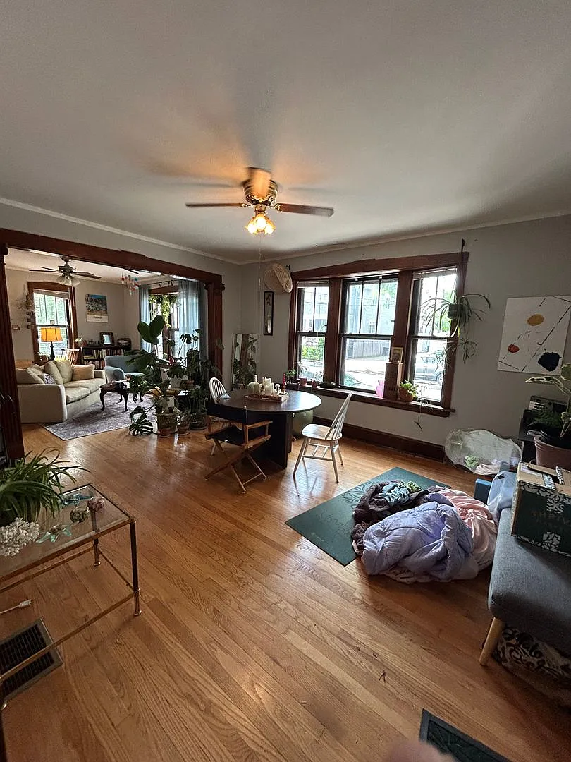 Building Photo - 3549 N Damen Ave #1