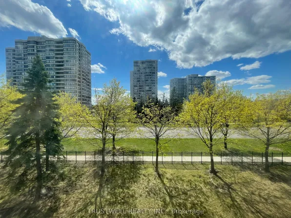 80 Alton Towers Cir #309, Toronto, ON M1V 5E8