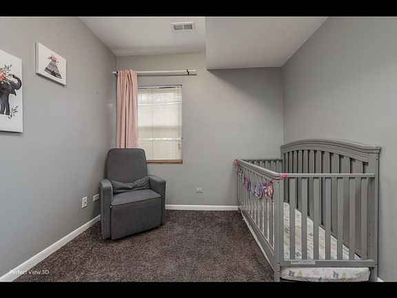 4th image of 3923 W Ainslie St #1