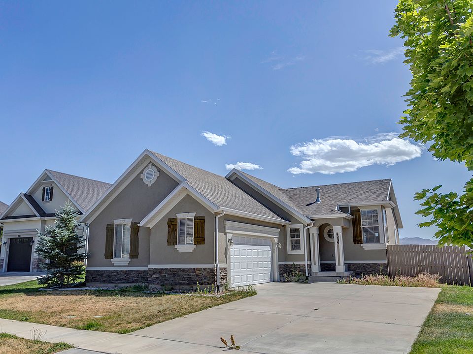 1st image of 4239 N Chestnut Oak Dr