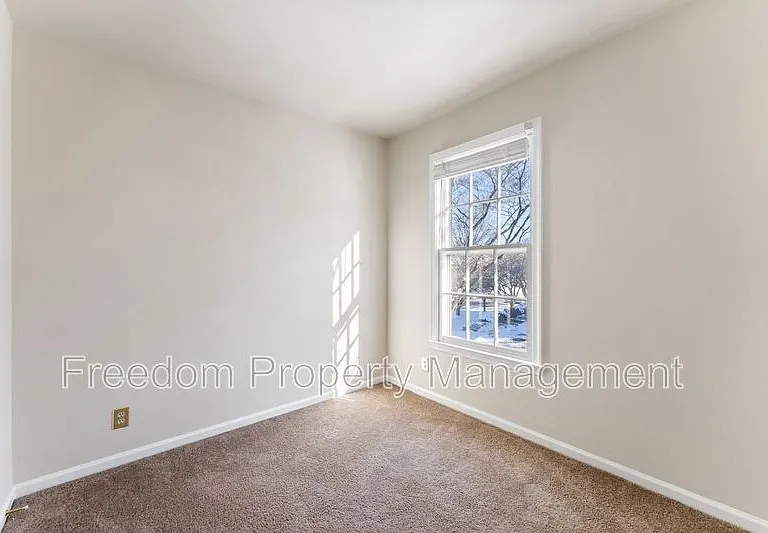 726 Pine Tree Ct — Photo 27