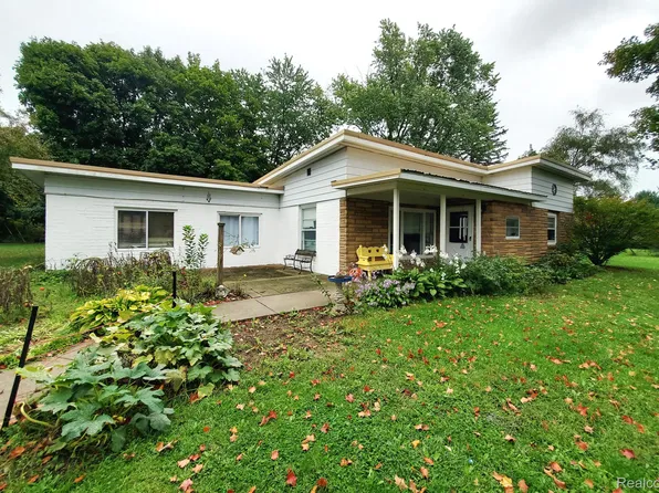 5088 Scott Rd, Mount Morris, MI 48458